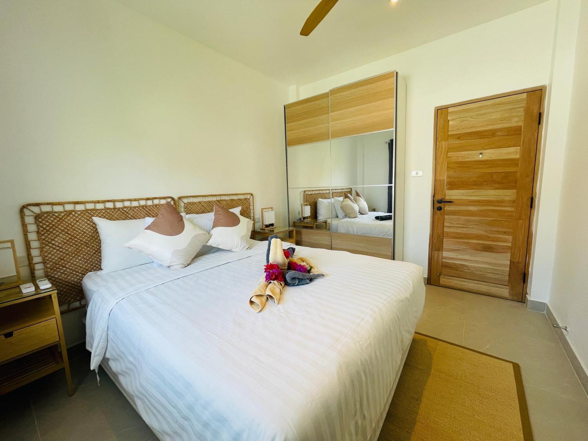 Baan Saint-Tropez Seaview Villas Kata Beach Praia de Kata Exterior foto