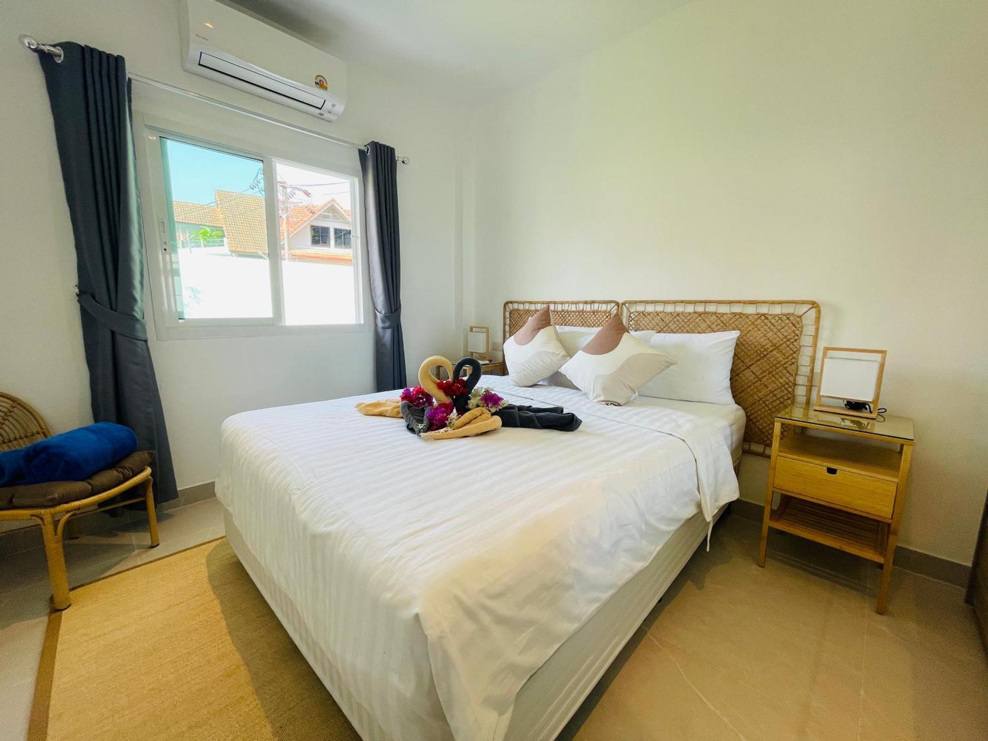Baan Saint-Tropez Seaview Villas Kata Beach Praia de Kata Exterior foto