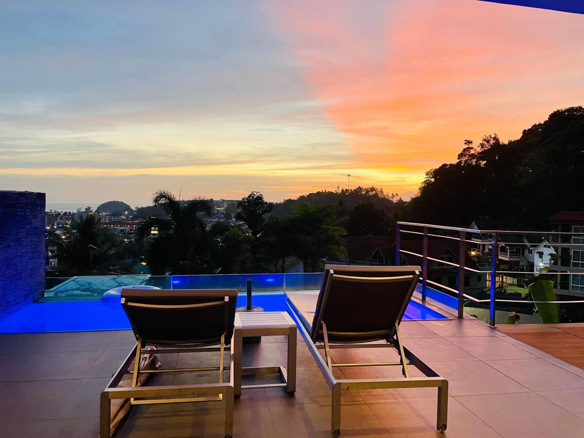 Baan Saint-Tropez Seaview Villas Kata Beach Praia de Kata Exterior foto
